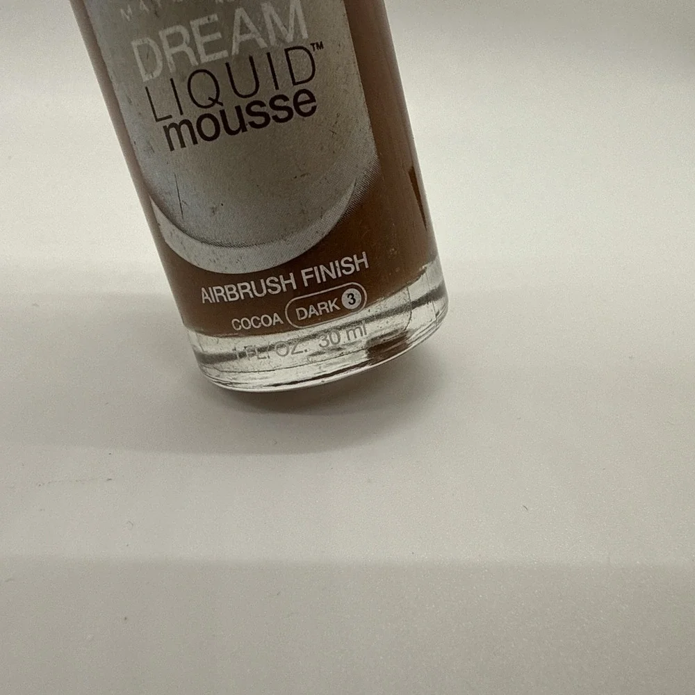 Maybelline Dream Liquid Mousse Airbrush Finish - Cocoa Dark 3 - NEW SEALED